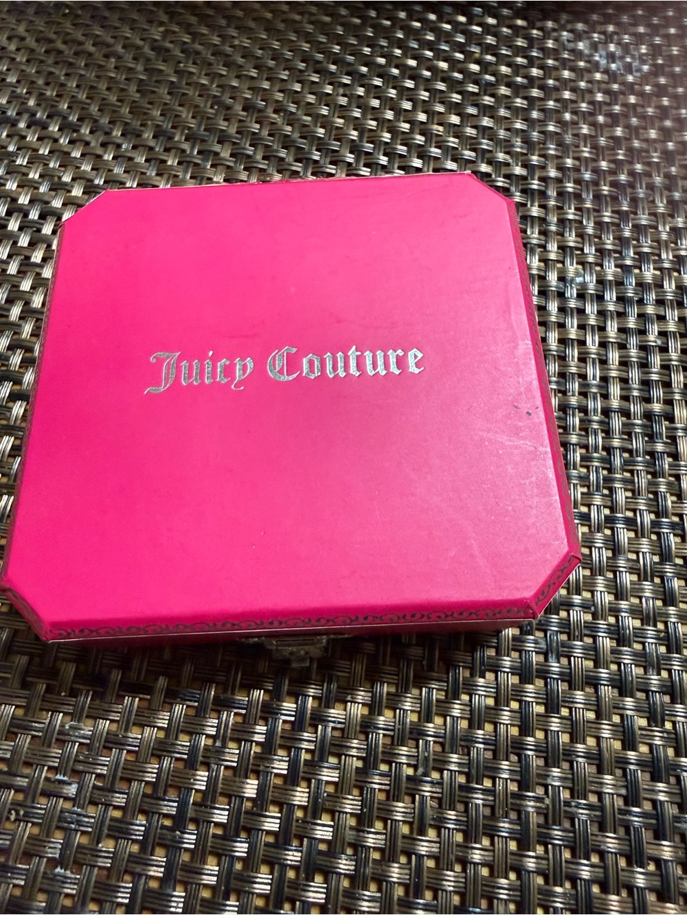 Juicy Couture Women’s Eyeshadow Compact - Bright Pink